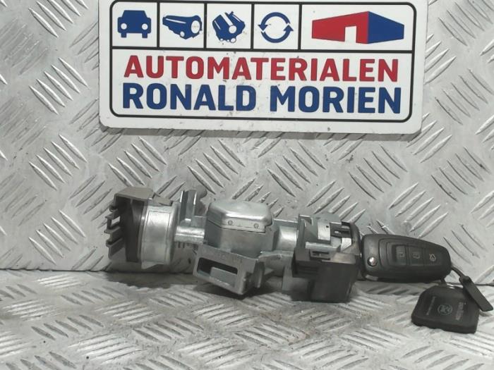Używane Stacyjka + Kluczyk Ford C-Max (DXA) 1.6 Ti-VCT 16V Cena € 29,00 Procedura marży oferowane przez Automaterialen Ronald Morien B.V.