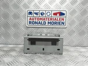 Usados Reproductor de CD y radio Ford C-Max (DXA) 1.6 Ti-VCT 16V Precio € 111,35 Norma de margen ofrecido por Automaterialen Ronald Morien B.V.