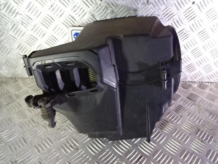 Gebrauchte Luftfiltergehäuse Volvo V40 (MV) 1.6 D2 Preis € 49,55 Margenregelung angeboten von Automaterialen Ronald Morien B.V.
