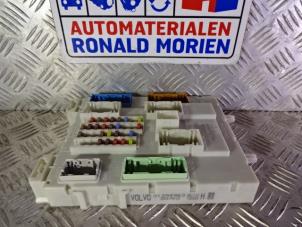 Usados Caja de fusibles Volvo V40 (MV) 1.6 D2 Precio € 82,00 Norma de margen ofrecido por Automaterialen Ronald Morien B.V.
