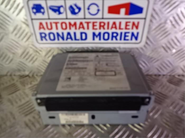 Używane Jednostka multimedialna Volvo V40 (MV) 1.6 D2 Cena € 49,00 Procedura marży oferowane przez Automaterialen Ronald Morien B.V.