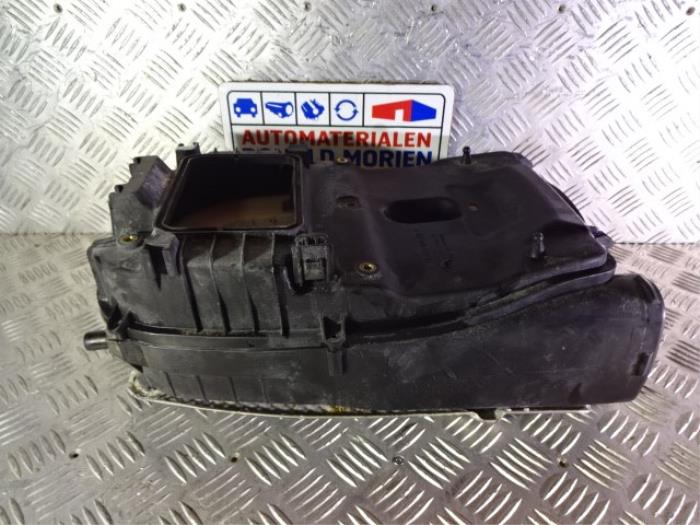 Gebrauchte Luftfiltergehäuse Mercedes E Estate (S212) E-250 CDI 16V BlueEfficiency Preis € 55,00 Margenregelung angeboten von Automaterialen Ronald Morien B.V.