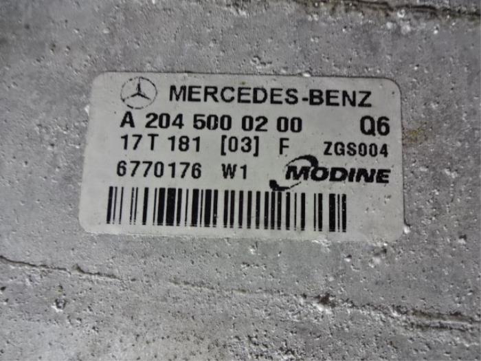 Intercooler de un Mercedes-Benz E Estate (S212) E-250 CDI 16V BlueEfficiency 2012