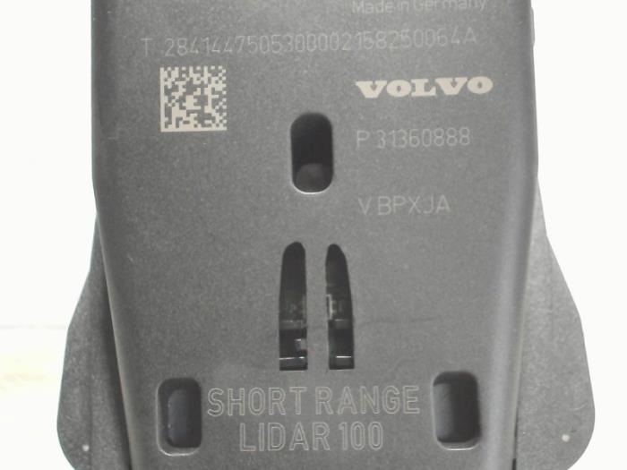 Sensor ACC (distancia) de un Volvo V40 (MV)  2016