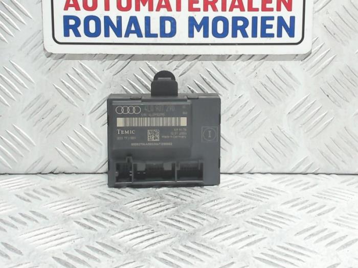 Używane Modul Comfort Audi Q7 (4LB) 3.0 TDI V6 24V Cena € 49,00 Procedura marży oferowane przez Automaterialen Ronald Morien B.V.