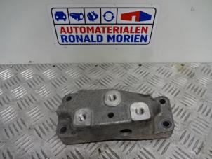 Used Gearbox mount Audi Q3 (8UB/8UG) 1.4 TFSI 16V Price € 20,00 Margin scheme offered by Automaterialen Ronald Morien B.V.