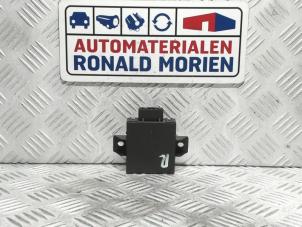 Używane Modul alarmu Volkswagen Touareg (7LA/7L6) 2.5 TDI R5 Cena € 19,00 Procedura marży oferowane przez Automaterialen Ronald Morien B.V.