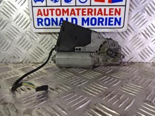 Używane Silnik szyberdachu Volkswagen Golf V (1K1) 2.0 GTI 16V Cena € 35,00 Procedura marży oferowane przez Automaterialen Ronald Morien B.V.