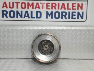 Używane Dwumasowe kolo zamachowe Volkswagen Touareg (7LA/7L6) 2.5 TDI R5 Cena € 165,00 Procedura marży oferowane przez Automaterialen Ronald Morien B.V.