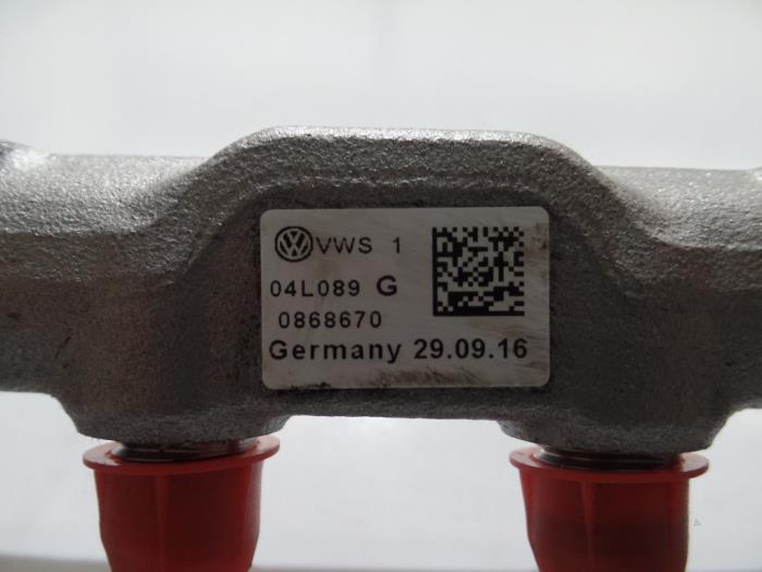 Dystrybutor paliwa z Volkswagen Passat (3G2) 2.0 TDI 16V 150 2017