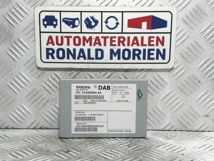 Gebrauchte Radio Modul Volvo V40 (MV) 2.0 D4 16V Preis € 49,00 Margenregelung angeboten von Automaterialen Ronald Morien B.V.