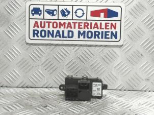 Usados Resistencia de calefactor Volvo V40 (MV) 2.0 D4 16V Precio € 35,00 Norma de margen ofrecido por Automaterialen Ronald Morien B.V.