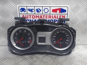 Used Instrument panel Renault Clio III (BR/CR) 1.2 16V 75 Price € 45,00 Margin scheme offered by Automaterialen Ronald Morien B.V.
