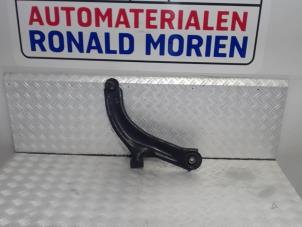 Used Front wishbone, right Renault Clio III (BR/CR) 1.2 16V 75 Price € 20,00 Margin scheme offered by Automaterialen Ronald Morien B.V.