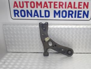 Usagé Bras de suspension avant gauche Toyota Avensis (T27) 1.8 16V VVT-i Prix € 49,00 Règlement à la marge proposé par Automaterialen Ronald Morien B.V.