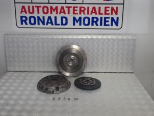 Usados Juego de platos de (completo) Toyota Avensis (T27) 1.8 16V VVT-i Precio € 165,00 Norma de margen ofrecido por Automaterialen Ronald Morien B.V.