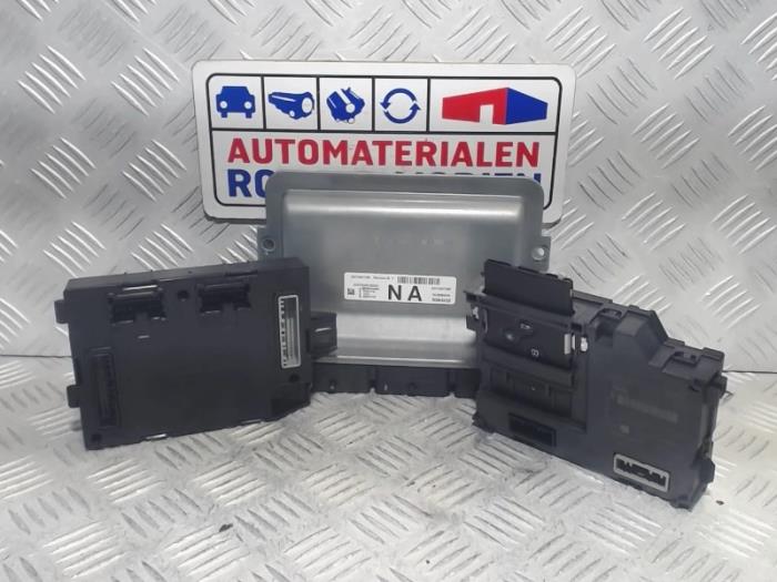 Used Engine management computer Renault Captur I (2R) 0.9 Energy TCE 12V Price € 275,00 Margin scheme offered by Automaterialen Ronald Morien B.V.
