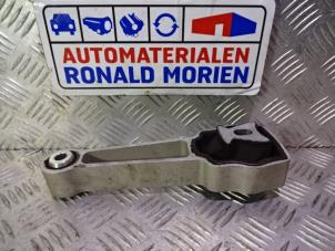 Used Engine mount Landrover Discovery Sport (LC) 2.2 sd4 16V Price € 19,00 Margin scheme offered by Automaterialen Ronald Morien B.V.