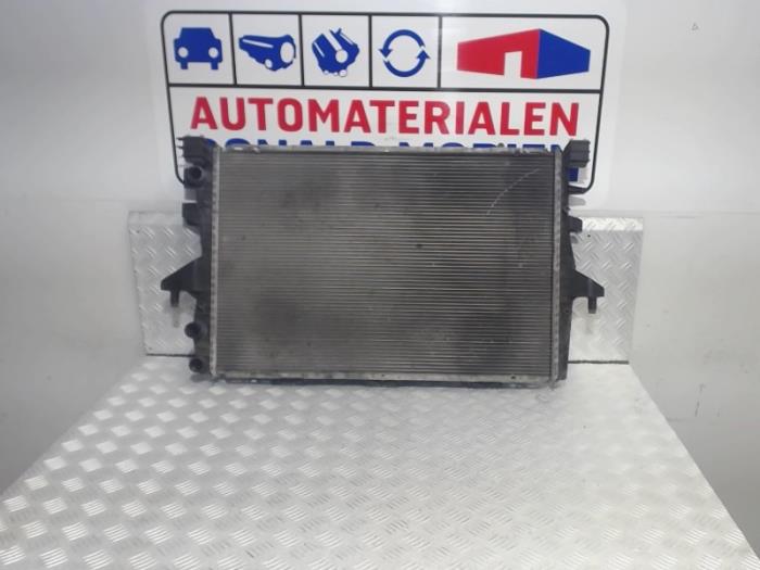 Usagé Radiateur Volkswagen Transporter T5 1.9 TDi Prix € 30,00 Règlement à la marge proposé par Automaterialen Ronald Morien B.V.