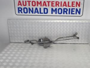 Usagé Moteur + mécanique essuie-glace Volkswagen Transporter T5 1.9 TDi Prix € 49,60 Règlement à la marge proposé par Automaterialen Ronald Morien B.V.