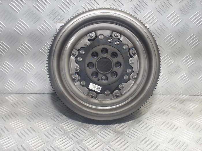 Used Flywheel Volkswagen Scirocco (137/13AD) 2.0 TSI 16V Price € 65,00 Margin scheme offered by Automaterialen Ronald Morien B.V.