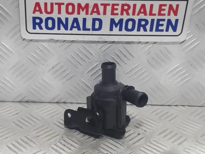 Begagnade Extra vattenpump Volkswagen Scirocco (137/13AD) 2.0 TSI 16V Pris € 29,00 Marginaltabell erbjuds av Automaterialen Ronald Morien B.V.