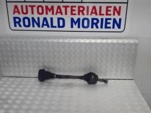 Used Front drive shaft, left Volkswagen Golf III Cabrio Restyling (1E7) 1.8 Kat. Price € 35,00 Margin scheme offered by Automaterialen Ronald Morien B.V.