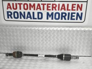 Usagé Arbre de transmission arrière gauche Landrover Discovery Sport (LC) 2.2 sd4 16V Prix € 144,75 Règlement à la marge proposé par Automaterialen Ronald Morien B.V.