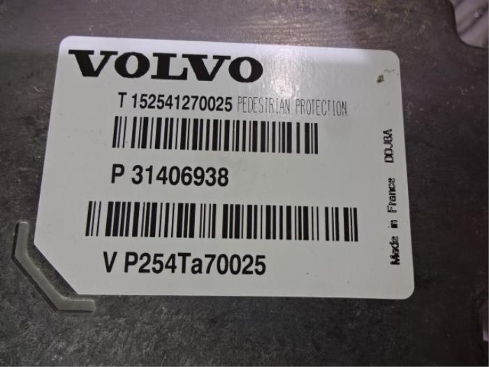 Czujnik kolizji z pieszym z Volvo V40 (MV) 2.0 D2 16V 2016