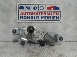 Usados Motor de limpiaparabrisas detrás Landrover Discovery Sport (LC) 2.2 sd4 16V Precio € 49,00 Norma de margen ofrecido por Automaterialen Ronald Morien B.V.