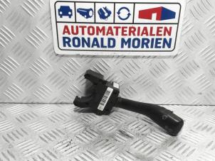 Usados Interruptor de limpiaparabrisas Seat Leon (1M1) 1.9 TDI 110 Precio € 19,00 Norma de margen ofrecido por Automaterialen Ronald Morien B.V.