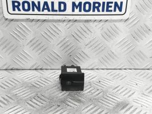 Used Rear window heating switch Seat Leon (1M1) 1.9 TDI 110 Price € 9,95 Margin scheme offered by Automaterialen Ronald Morien B.V.