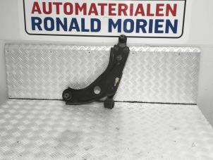 Usagé Bras de suspension avant gauche Citroen C4 Grand Picasso (3A) 1.6 BlueHDI 120 Prix € 49,00 Règlement à la marge proposé par Automaterialen Ronald Morien B.V.