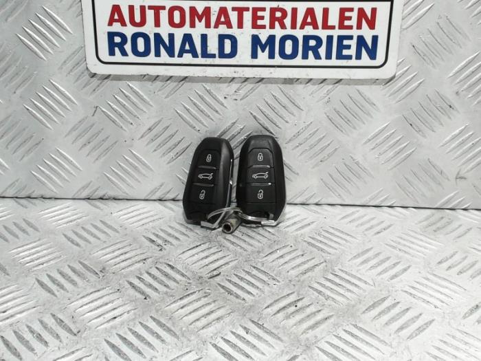 Klucz z Citroën C4 Grand Picasso (3A) 1.6 BlueHDI 120 2018
