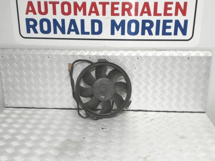 Radiator cooling fan