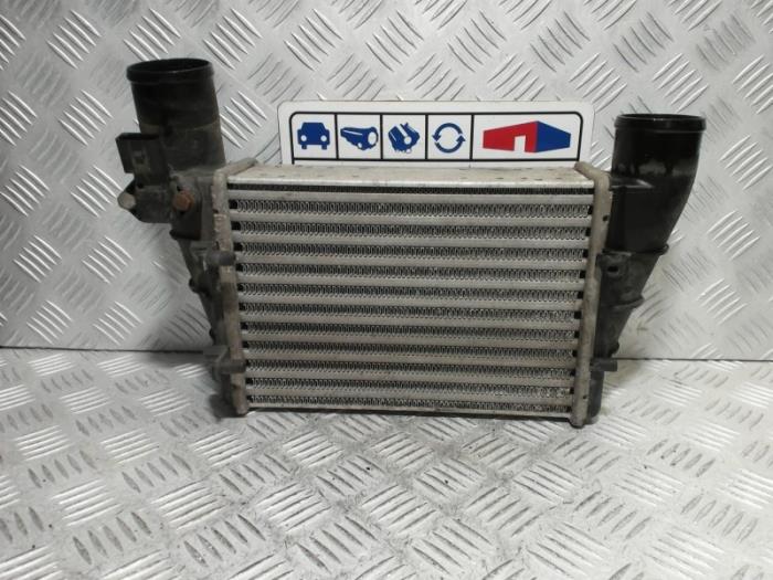Usados Intercooler Audi A4 (B5) 1.8 20V Turbo Precio € 45,00 Norma de margen ofrecido por Automaterialen Ronald Morien B.V.
