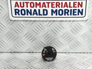 Usagé Airbag commutateur Opel Astra K Sports Tourer 1.0 Turbo 12V Prix € 10,00 Règlement à la marge proposé par Automaterialen Ronald Morien B.V.