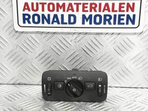 Gebrauchte Licht Schalter Volvo V40 (MV) 1.6 D2 Preis € 19,00 Margenregelung angeboten von Automaterialen Ronald Morien B.V.