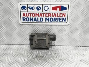Gebrauchte Kühlrippe Relais Volvo V40 (MV) 1.6 D2 Preis € 15,00 Margenregelung angeboten von Automaterialen Ronald Morien B.V.