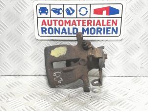 Używane Zacisk hamulcowy lewy tyl Audi A4 Cabrio (B7) 2.0 TFSI 20V Cena € 49,00 Procedura marży oferowane przez Automaterialen Ronald Morien B.V.
