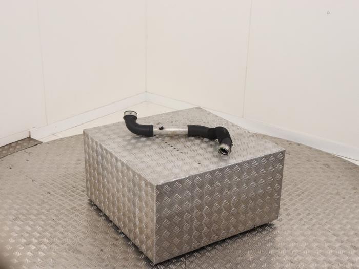 Intercooler Rohr Volkswagen Phaeton (3D), 2002 / 2016 5.0 V10 TDI 4Motion, Limousine, 4-tr, Diesel, 4.921cc, 230kW (313pk), 4x4, AJS, 2002-11 / 2006-10, 3D (Gebraucht)