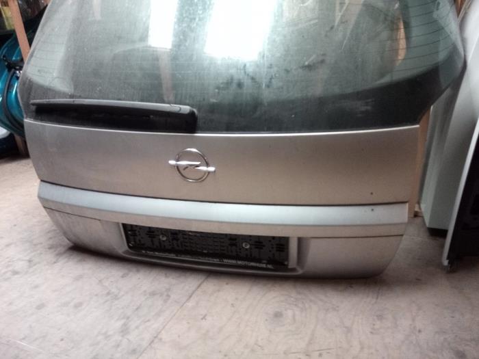 Begagnade Baklucka Opel Signum (F48) 3.2 V6 24V Pris € 50,00 Marginaltabell erbjuds av Automaterialen Ronald Morien B.V.