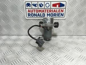Usagé Pompe à vide assistant de freinage Opel Mokka/Mokka X 1.4 Turbo 16V 4x2 Prix € 145,00 Règlement à la marge proposé par Automaterialen Ronald Morien B.V.