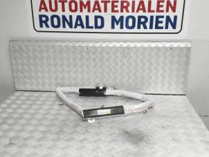 Usagé Airbag plafond droite Opel Mokka/Mokka X 1.4 Turbo 16V 4x2 Prix € 175,00 Règlement à la marge proposé par Automaterialen Ronald Morien B.V.