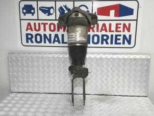 Used Front shock absorber rod, right Audi Q7 (4LB) Price € 275,00 Margin scheme offered by Automaterialen Ronald Morien B.V.
