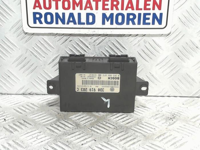 Begagnade PDC-modul Volkswagen Phaeton (3D) 5.0 V10 TDI 4Motion Pris € 39,00 Marginaltabell erbjuds av Automaterialen Ronald Morien B.V.