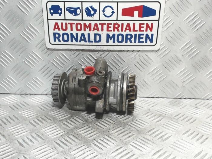 Usagé Pompe de direction Volkswagen Phaeton (3D) 5.0 V10 TDI 4Motion Prix € 145,00 Règlement à la marge proposé par Automaterialen Ronald Morien B.V.