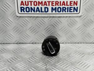 Gebrauchte Licht Schalter Volkswagen Transporter T6 2.0 TDI 204 Preis € 19,00 Margenregelung angeboten von Automaterialen Ronald Morien B.V.