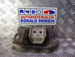 Used Engine mount Peugeot 308 (L3/L8/LB/LH/LP) 1.6 BlueHDi 120 Price € 25,00 Margin scheme offered by Automaterialen Ronald Morien B.V.
