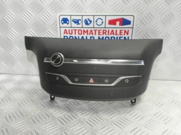 Używane Przelacznik Peugeot 308 (L3/L8/LB/LH/LP) 1.6 BlueHDi 120 Cena € 65,00 Procedura marży oferowane przez Automaterialen Ronald Morien B.V.